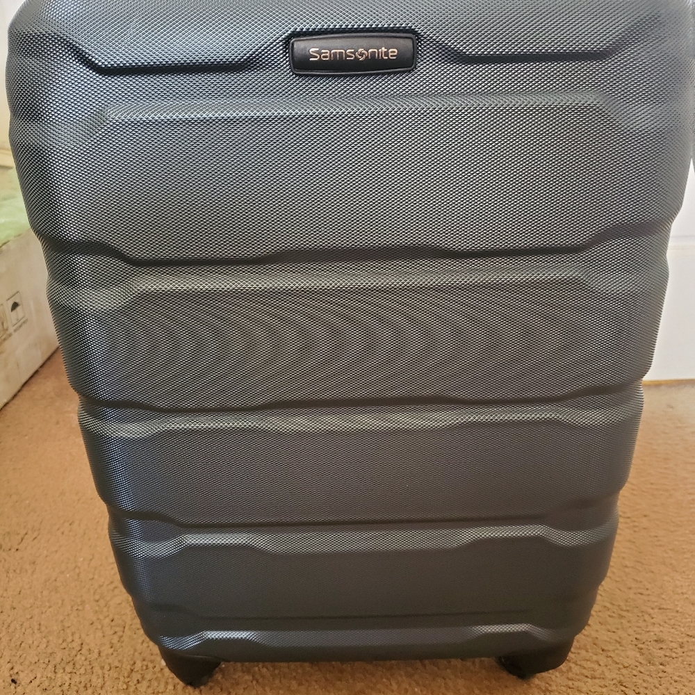 Samsonite expandable luggage